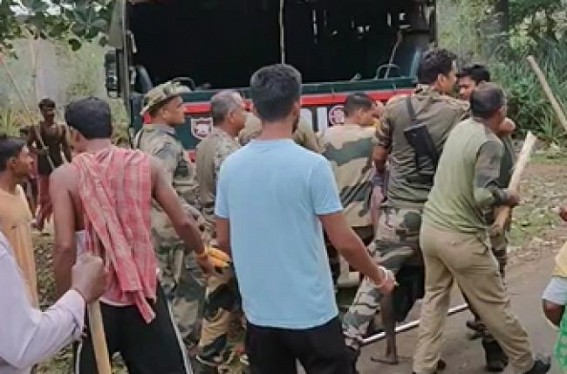 Two Bangladeshi thieves detained by public in Simna