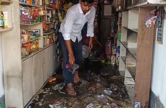 Fire Rages Through Variety Store in Champamura Market