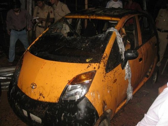 NANO car mysteriously burnt in Udaipur