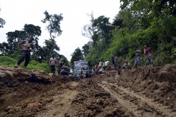 NH 44 stalls, 40 mt patch develops depression in Tripura-Assam boundary