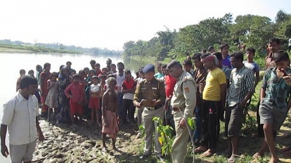 Dead body of an unidentified woman recovered from Gomati River at Shalgarah Dead body of an unidentified woman recovered from Gomati River at Shalgarah