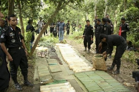 Huge cache of gunpowder seized  in Indo-Bangla border village : BGB finds 33kg gunpowder in Chapainawabganj; suspected involvement of NLFT, HUJI 