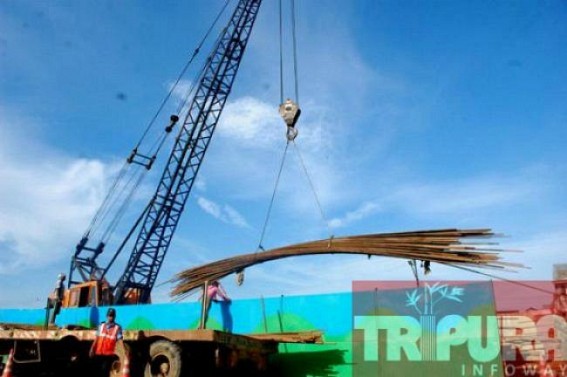 Flyover: Statue of Bose uprooted, pillaring underway Flyover: Statue of Bose uprooted, pillaring underway