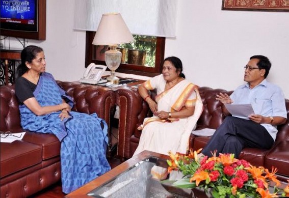 Tripura MPs meet Union Commerce Minister to push pending projects in State Tripura MPs meet Union Commerce Minister to push pending projects in State