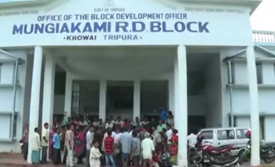 Non-paid REGA workers mass protest across Tripura:accuses Bankâ€™s indulgence in delaying wages