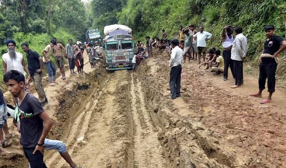 Road connectivity collapses, state heading towards chaotic situation