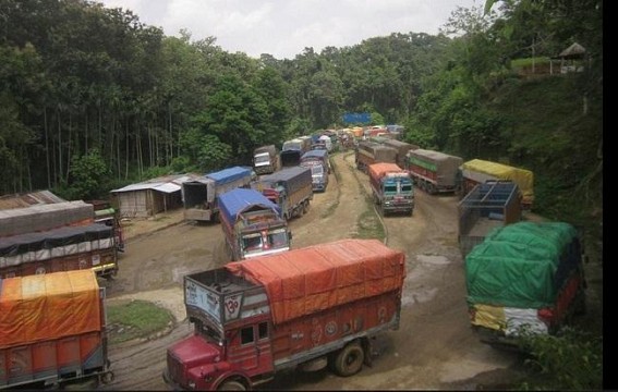 Fuel crisis throughout Tripura: Many vehicles stranded on NH44 Fuel crisis throughout Tripura: Many vehicles stranded on NH44