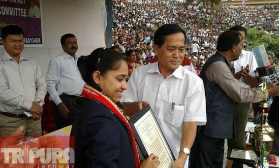 MP Jiten Choudhury felicitates Dipa Karmakar MP Jiten Choudhury felicitates Dipa Karmakar