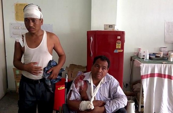 Road mishap: Four seriously injured undergoing treatment at Gomati District Hospital Road mishap: Four seriously injured undergoing treatment at Gomati District Hospital