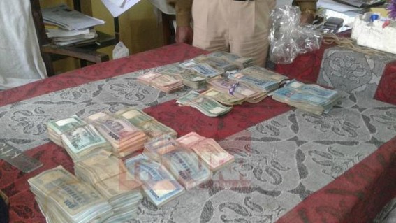 Huge amount of Contraband items, 5 Lakh Bangladeshi currency recovered Huge amount of Contraband items, 5 Lakh Bangladeshi currency recovered