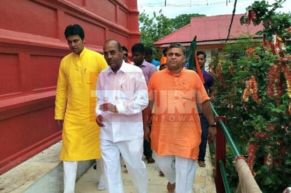 Union Minister Anant Geete visits Udaipur Tripureswari temple