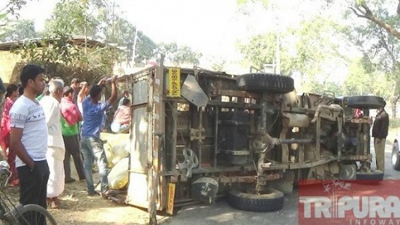 Reckless driving left 3 injured at Teliamura, driver absconding 