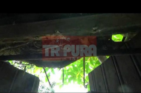 Tripura's pathetic Healthcare under Manik Sarkar : 30 years old building's roof collapse in Teliamura Village Hospital; Doctor narrowly escapes but panic grips the borders Tripura's pathetic Healthcare under Manik Sarkar : 30 years old building's roof collapse in Teliamura Village Hospital; Doctor narrowly escapes but panic grips the borders