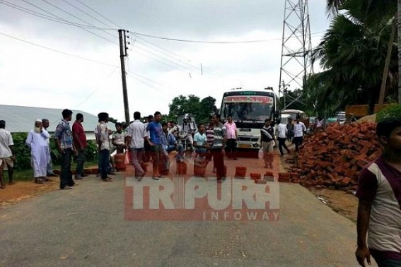 Demanding to regularize the supply of cylinder, consumers of Sonamura  staged road blockade at Battali Sosanghat area of Sonamura Agartala Roadway