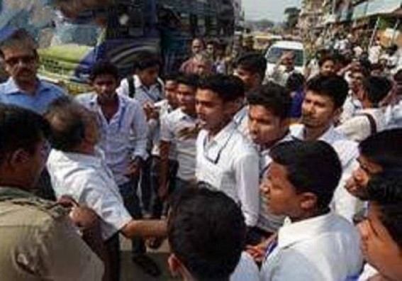 'Riot' in Ramthakur Collge area : SFI students wounded Police firing: police,law & order breaks down : SDPO talks to TIWN
