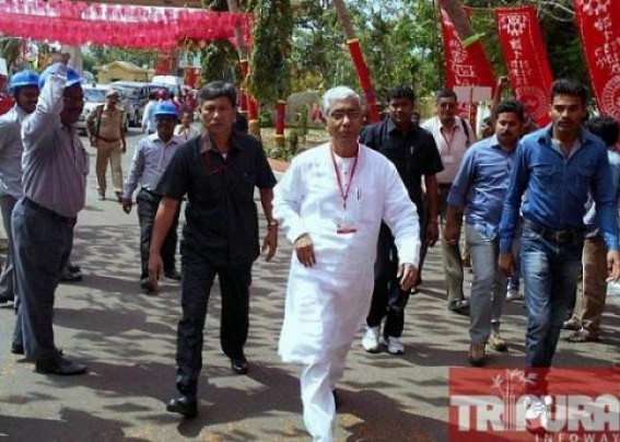 Manik Sarkar eludes politburo meeting: attends local meetings as excuse