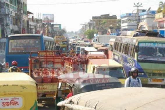 Traffic jam problem becomes a rampant across Agartala 