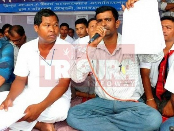 'If SSA teachers do not qualify as per NCTE's guidelines, then the Govt must prepare to send Education Directors in Jail for appointing us !' : Clear Note of SSA-Hunger Strikers for Tapan Chakraborty 'If SSA teachers do not qualify as per NCTE's guidelines, then the Govt must prepare to send Education Directors in Jail for appointing us !' : Clear Note of SSA-Hunger Strikers for Tapan Chakraborty
