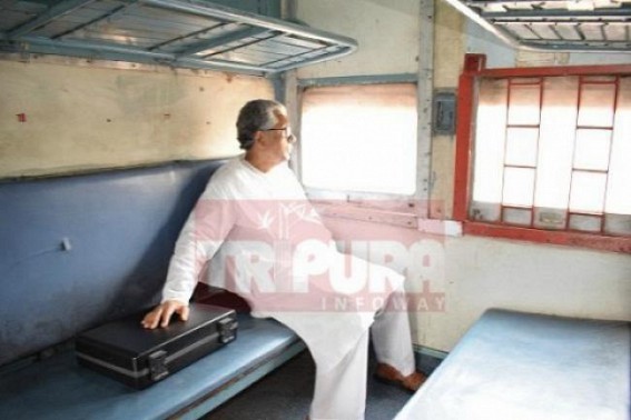 CM says CPI-M is for 'Mehenati-Khete-Khaoa-Manush' : Rich people don't have to work ? CM says CPI-M is for 'Mehenati-Khete-Khaoa-Manush' : Rich people don't have to work ?