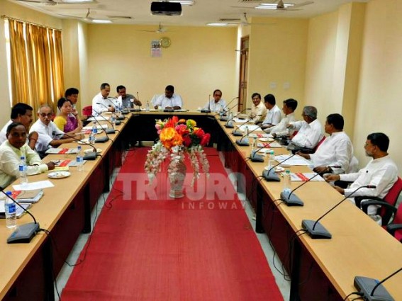 Opposition, ruling CPI-M MLAs 'face-to-face' : 3 day special Assembly session announced from May 23 to 25 : GST, newly announced 13000 posts to dominate Assembly Opposition, ruling CPI-M MLAs 'face-to-face' : 3 day special Assembly session announced from May 23 to 25 : GST, newly announced 13000 posts to dominate Assembly
