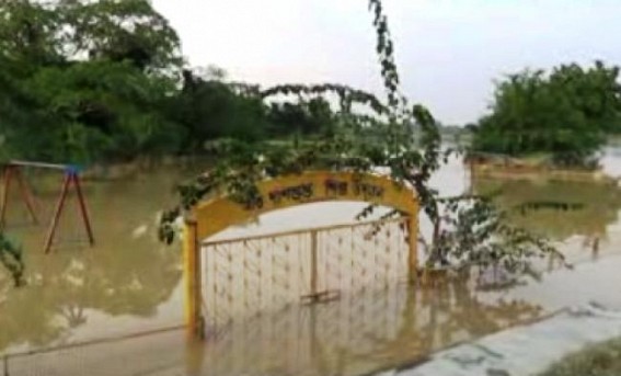 Transport disrupted at Amarpur due to flood : No boat provided by the Govt