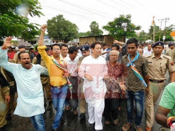 Media persons number were more than Cong agitators Media persons number were more than Cong agitators