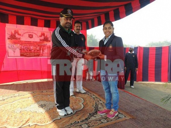 Dipa Karmakar flags of Mini Marathon Dipa Karmakar flags of Mini Marathon