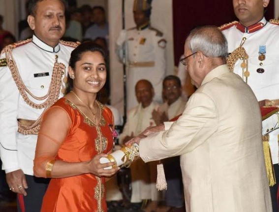 Karmakar receives Padma Shri award  