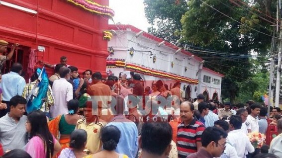 Devotees' row goes till National Highway at 500 yrs old Ancient Tripura Sundari Temple : High Security deployed as lakhs of devotees gathered to celebrate Diwali Devotees' row goes till National Highway at 500 yrs old Ancient Tripura Sundari Temple : High Security deployed as lakhs of devotees gathered to celebrate Diwali