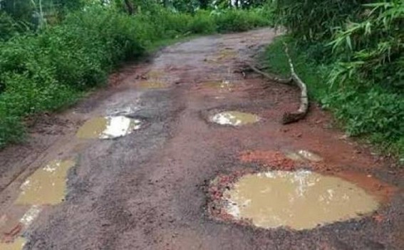Poor roadway from Kanchanpur to Jalebasa cripples traffic movement