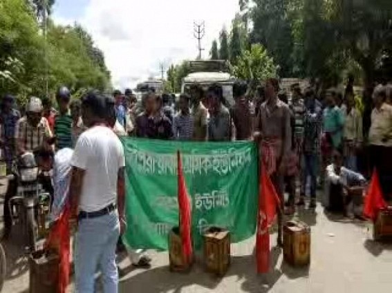 Workers voice for pending wages : Blocked National Highway 