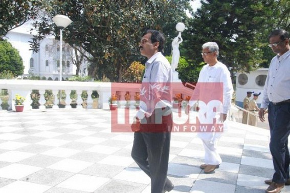 Saffron Wave in Tripura : 20 years incumbent Tripura Leftist CM Manik Sarkar reaches Raj Bhawan to resign !