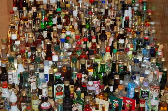 Illegal liquor sale increased in Durga puja, â€˜Being Drunkâ€™ turned another culture of festivals