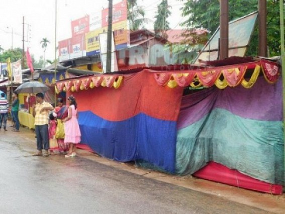 Rain scares businessmen ahead of Diwali Rain scares businessmen ahead of Diwali