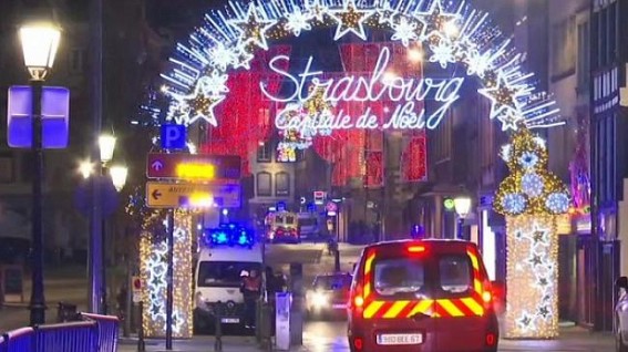 3 killed in France Christmas market shooting, gunman at large 
