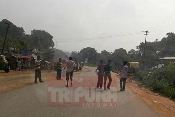 Money extortion on Udaipur National Highway by 'Tepania Block Chowmuhani Kalibari Puja Committee' 