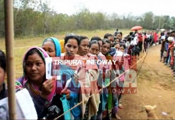 Peaceful voting at Ampinagar (ST-seat)