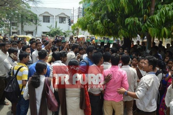 DIET College students meet CM, ask details about ‘Relaxation’ issue in Teachers-recruitment DIET College students meet CM, ask details about ‘Relaxation’ issue in Teachers-recruitment