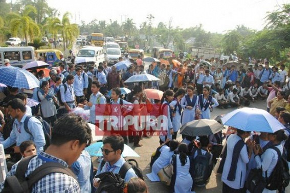 DIET, B.Ed undergoing students block Secretariat-road protesting against CM’s proposal of Teachers-Recruitment till 2020 without B.Ed DIET, B.Ed undergoing students block Secretariat-road protesting against CM’s proposal of Teachers-Recruitment till 2020 without B.Ed