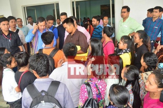 Tribal, OBC students agitate before Pragna Bhawan in B.Ed, D.El.Ed admission harassment, alleges ‘partiality’ in selection procedure Tribal, OBC students agitate before Pragna Bhawan in B.Ed, D.El.Ed admission harassment, alleges ‘partiality’ in selection procedure