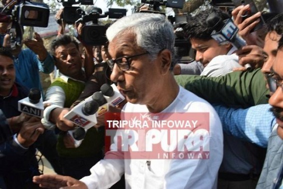 20-yrs-sitting Tripura CM casts vote at Shishu Bihar school at 9.45 AM : Politely avoids media, replies smiles against all questions