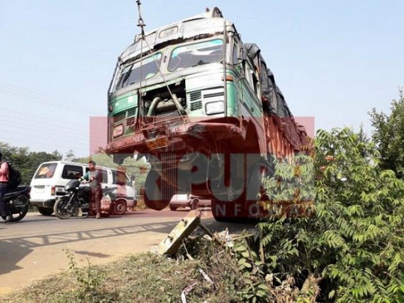 National Highway reeled under huge traffic jam after road accident 