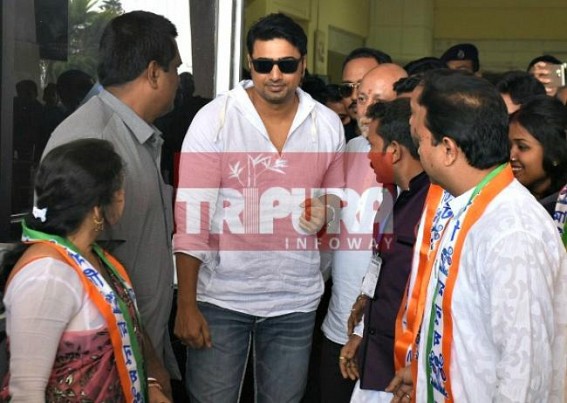 Filmstar Dev arrives to campaign for Trinamool Filmstar Dev arrives to campaign for Trinamool