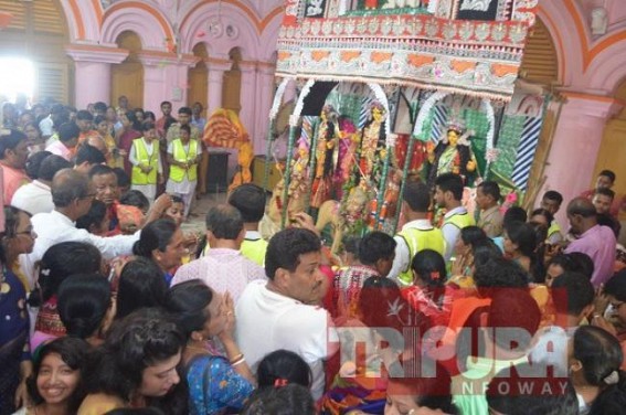 ‘Saptami’ puja observed in ancient Durga Bari in Agartala, thousands of devotees offered ‘Anjali’ to Goddess Durga ‘Saptami’ puja observed in ancient Durga Bari in Agartala, thousands of devotees offered ‘Anjali’ to Goddess Durga