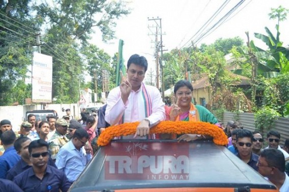 CM campaigns for Badharghat by-election candidate