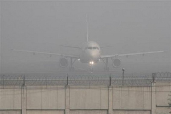 Fog affects air, rail traffic in Delhi, 10 flights diverted Fog affects air, rail traffic in Delhi, 10 flights diverted