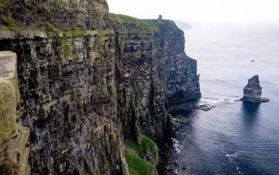Indian falls to death from Ireland cliff while taking selfie Indian falls to death from Ireland cliff while taking selfie