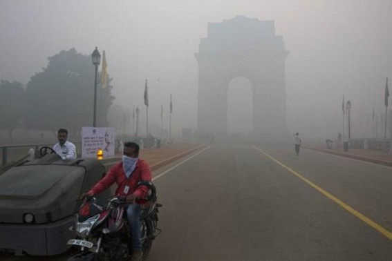 Light rain in Delhi-NCR, no relief from air pollution Light rain in Delhi-NCR, no relief from air pollution