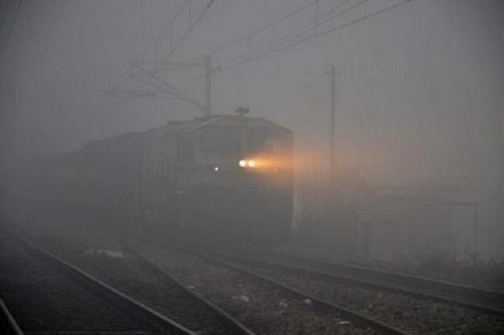 Fog dips visibility in Delhi; flights, trains delayed