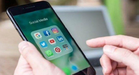 These negative social media behaviours are linked to depression These negative social media behaviours are linked to depression